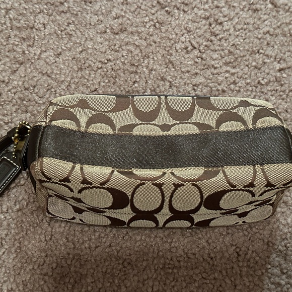 Vintage monogram Coach zip-up make-up Bag - Picture 1 of 6